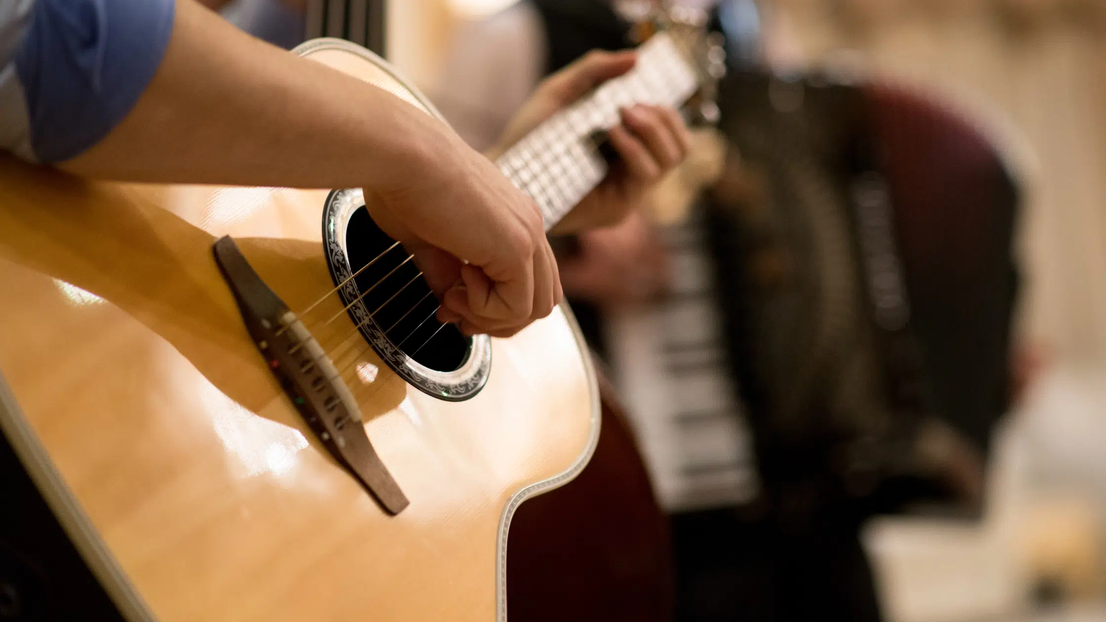 como comprar um bom violão