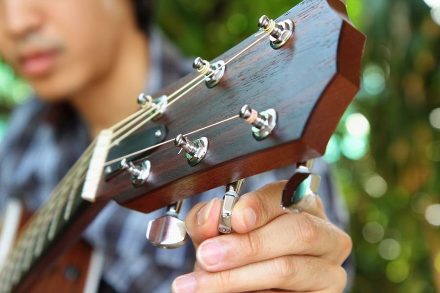 como afinar guitarra